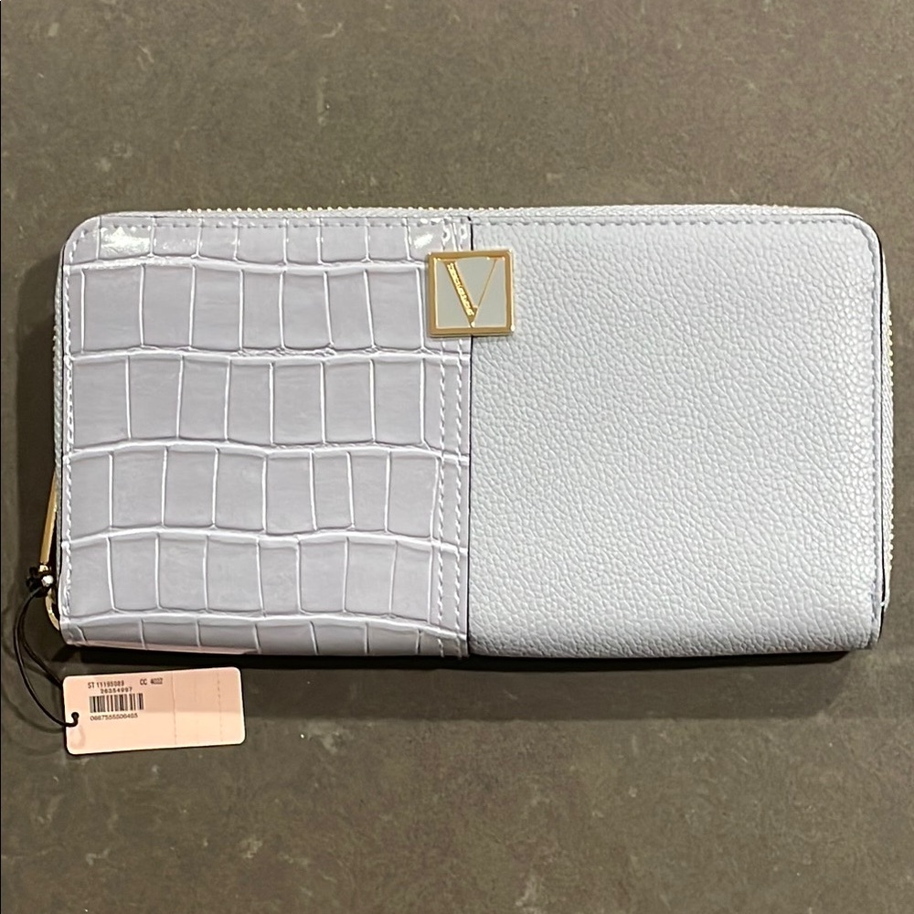 Victoria’s Secret Faux Leather and Faux Crocodile Zip Around Wallet NWT - Picture 2 of 13